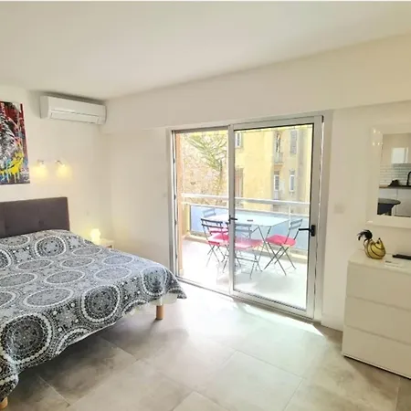 Studio With Terrace And Sea View *